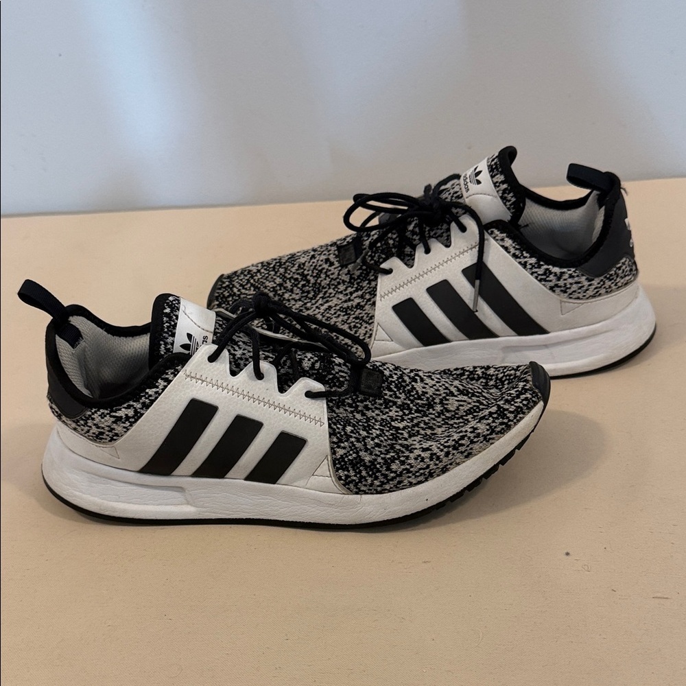 Adidas Men’s Sneakers Size 10 Black White Knit Lace Up Athletic Casual